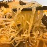 れんげ食堂 Toshu - 野菜たっぷり麻辣たんめん麺リフト