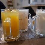 タイ スパイシー - マンゴージュース、ココナッツミルク、タイ茶ミルク