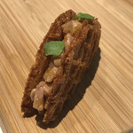 レストランディファランス - 鴨モモ肉をゴーフル風に。