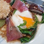 シェ・ヒグチ - 