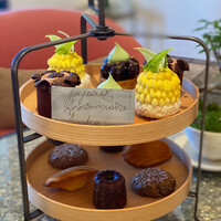 ベージュ アラン・デュカス 東京 - 