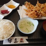 弁圭 - かき揚げ定食。普通もりのご飯