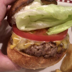 マンチズ バーガー シャック - 分厚いパティ(*⁰▿⁰*)