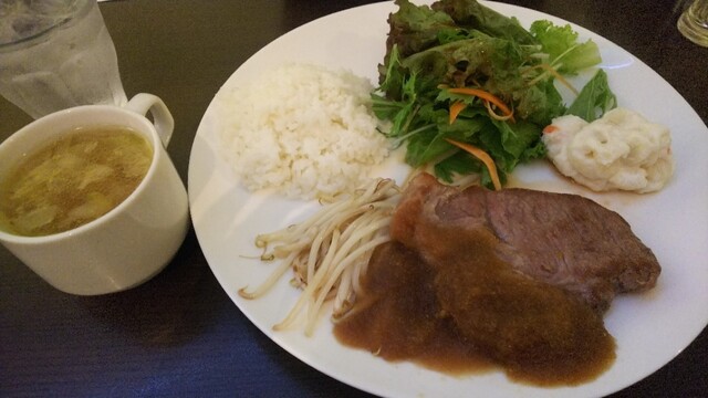 Casual Restaurant & Bar 30's