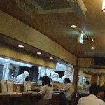 あつた蓬莱軒 - 店内