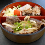 ナニワスイーツ - 728こだわり和定食（牛肉の塩麹焼き+椎茸とナスの煮物+サラダ、2012年6月）