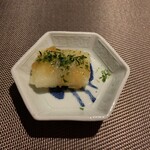 ワインと天婦羅 あら木 - 海苔の佃煮のお餅巻き