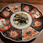 Wain To Tempura Araki - 秋刀魚とかいわれ大根のかぼすのサラダ