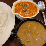 ホーカーズ - 赤いカレー+ポークカレー寄り