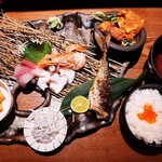 Nihonshutoosakanakicchinyuusei - 鮮度抜群のお造りと焼き魚、唐揚げが1度に楽しめる！イクラ乗せご飯と赤出汁付き、祐星御膳1,000円