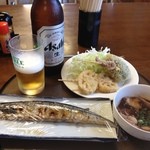 おふくろ亭 - ビール、サンマ、フライ、鳥照焼き ８００円