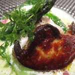 レストラン バカール - 焼きフォアグラのラヴィオリ、北海道産グリーン・アスパラガスのクレーム1