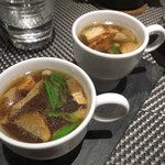 レストラン バカール - 薄切りの牛ほほ肉とポルチーニ茸のストゥブご飯、スープを掛けて3