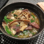 レストラン バカール - 薄切りの牛ほほ肉とポルチーニ茸のストゥブご飯、スープを掛けて4