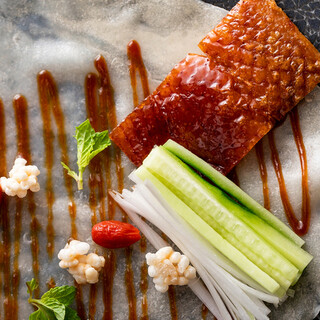 スペシャリテ②本格【北京ダック】をカジュアルに