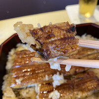 天然うなぎ しま村 - うな重リフトアップ。焼き加減、米も最高。