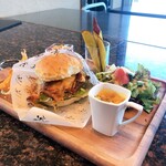 ベーカリー&テーブル 箱根 - ラザニアバーガー　プレート