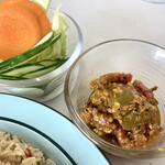 ユズフザイハラール - アチャールはかなり塩梅強めでカット野菜やプラオに最適だよ！！