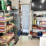 ユズフザイハラール - マルハバと同様にスパイスや冷凍骨付き肉なんかも売っています！