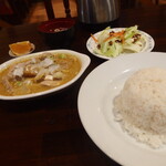 タイ料理サバイ・サバイ - イエローカレー