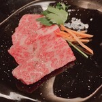 Kitashinchi yakiniku hamamasa - 肉汁飛び出す旨味の一品『とろけるリブロース』