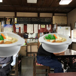 やなぎ屋 - 年季の入ったメニュー板