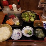 蔵元居酒屋 清龍 - 刺身定食・全体図。