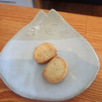 まちなか交流館 ATERA cafe - おからのクッキー　なかなかかたく、ほんのり甘いミャ