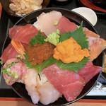 まぐろ堂 - ウニ入り海鮮丼＆本鮪