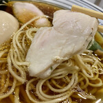 清湯醤油 ほし乃 - 味玉醤油そば@1,000円(税込)の鶏ムネ肉チャーシュー