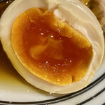 清湯醤油 ほし乃 - 味玉醤油そば@1,000円(税込)の味玉断面