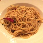 オステリアカッポローニ - 生赤唐辛子をつかったペペロンチーノ(税込)800円 ※麺をよくかき混ぜて…　(2020.09.09)