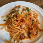 フィレンツェ - スパゲッティのアマトリーチェ風”アマトリチャーナ”（パンチェッタ、玉ねぎ、トマトソース） - \1,200