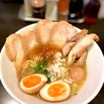 ラーメン食堂 中野屋 - 名古屋コーチン鶏出汁ラーメン 醤油 トッピング 煮卵 鶏チャーシュー 