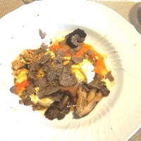 La Brianza - タモギダケや野生のえのき茸などキノコVer.リュフグラタン、秋の味覚たっぷり。オータムリュフもたっぷり。たまたまこぼれ落ちたトリュフのかけら、スライスじゃないトリュフ初めて食べた♡香りのいいキノコね～