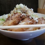 ラーメン富次郎 - 野菜は基本まさないので