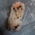 おにぎり山翠 - 裸おにぎり　鮭わかめ　130円