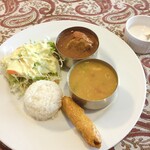 サティヤム - 日替わりランチ（これにナンが追加） \880