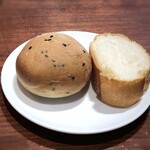 BISTRO SHIROKUMA - ◆パンは2種。温めて出されます。胡麻パンが好みでした。