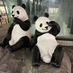 ぽん多本家 - 駅前のパンダは寛いでいました^_^