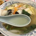 広東飯店 - あっさり塩味で美味い。