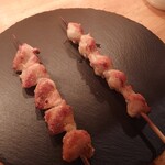 地鶏と酒肴　音音 - 料理写真:串焼き５本セット（ぼんじり）