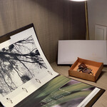 ふふ 河口湖 - デスクで明日のモーニングカヌーの申し込みをします