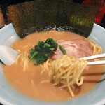 横濱家系ラーメン うめ鬼 - 