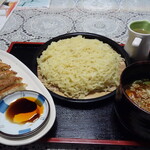 ま心 えんどう  - 料理写真:手打ちつけ麺（中）+餃子