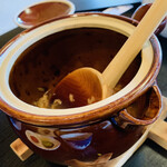 柿の葉ずし 平宗 - 茶粥の鍋　花吉野