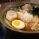 自然薯とそばの店 高尾の桜 - 自家製チャーシュー麺