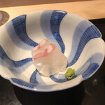 niitome - 唐津 真鯛 4日寝かせ
                素晴らしい断面は素晴らしい包丁の切れ味のなせる技！
