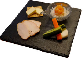 春告げ鳥 - おつまみの盛り合わせ　430円