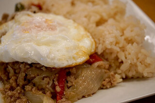 春告げ鳥 - ガパオライス　人気のランチメニュー